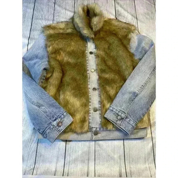 Levi's Premium Women's Oversized Faux Fur Trucker Jacket XS Blue Denim Furry Fur - Picture 3 of 12